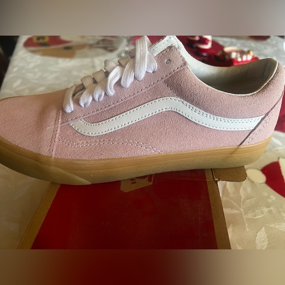 New Vans women’s old Skool shoes size 8.5 - Picture 1 of 5